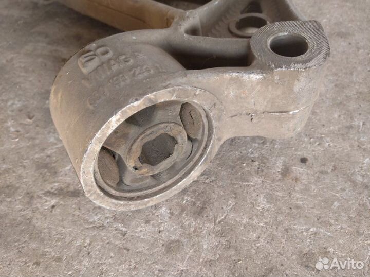 Рычаг передний Skoda Fabia 1 1999-2007