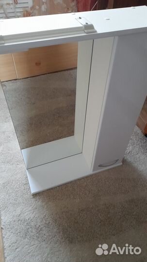 Полка для ванной с зеркалом