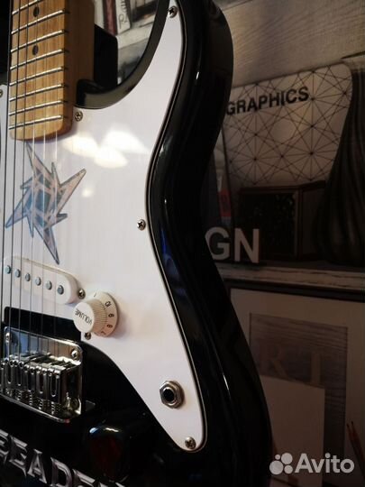 Электрогитара уменьшенная Caraya E100BK