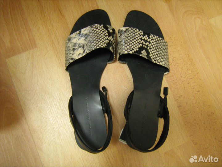 Босоножки р. 38