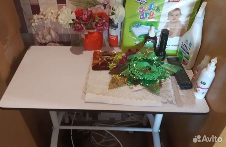 Маникюрный стол