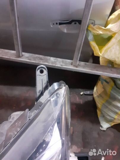 Фара правая Toyota RAV 4