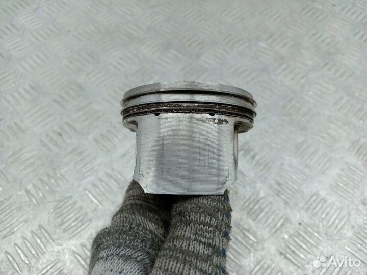 Поршень с шатуном Mitsubishi Colt 6 Z25A 1.3 4G19