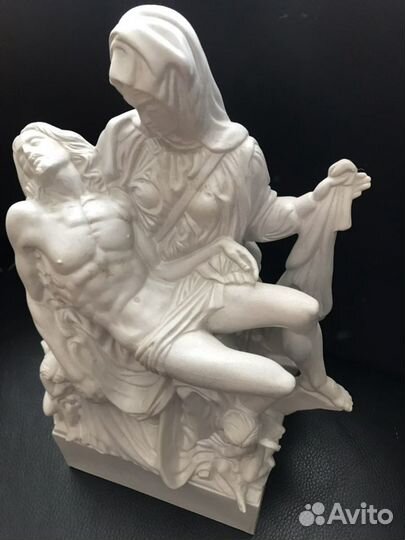 Редкая фарфоровая скульптура Пьета Оплакивание Иис