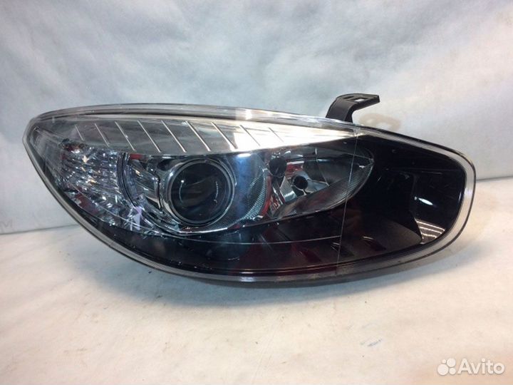 Фара правая Renault Fluence