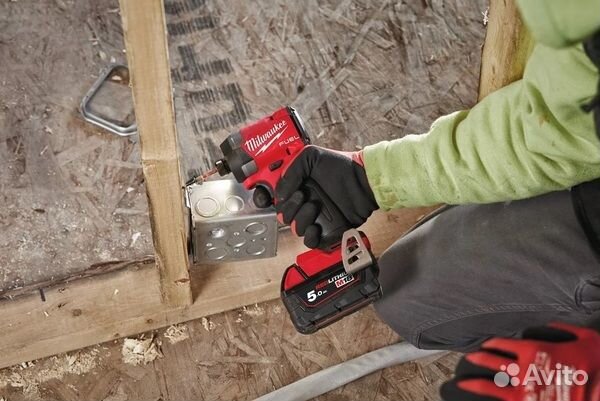 Аккумуляторный шуруповерт Milwaukee M18 FID3-502X