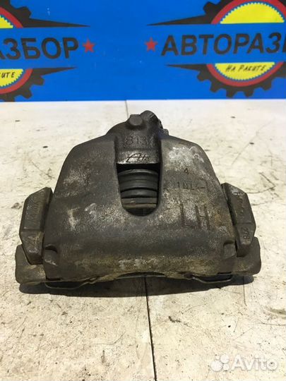 Суппорт передний левый Ford Focus 3