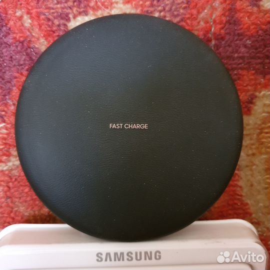 Беспроводное зарядное устройство Samsung EP-PG950