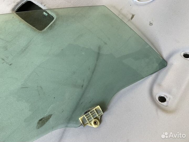 Стекло двери передней правой Kia Ceed (JD) II рест