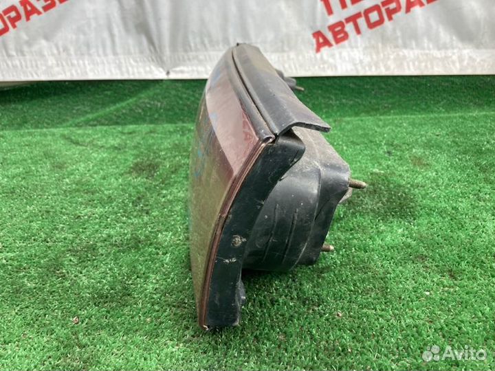 Фонарь задний левый Mitsubishi Emeraude
