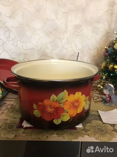 Кастрюля эмалированная новая