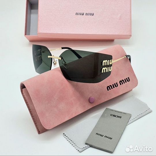 Солнцезащитные очки женские Miu Miu