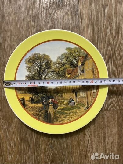 Настенная тарелка
