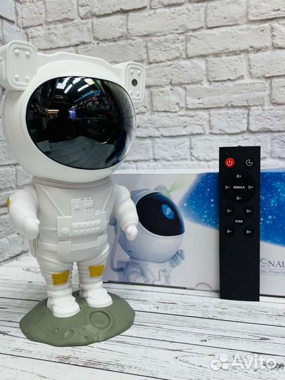 Ночник проектор космонавт