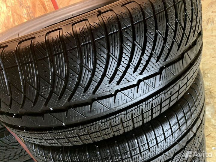 Michelin Pilot Alpin 4 245/45 R18