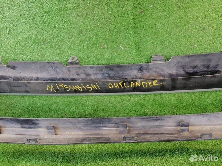 Накладка бампера передняя Mitsubishi Outlander 3