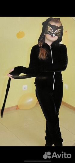 Велюровый комбинезон женский