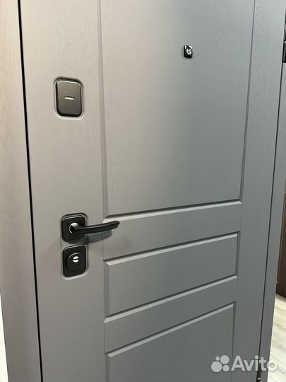 Дверь входная в квартиру Берген