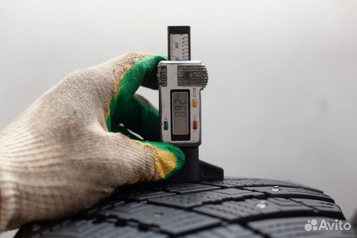 Goodyear UltraGrip Ice Arctic SUV 235/60 R18 107T