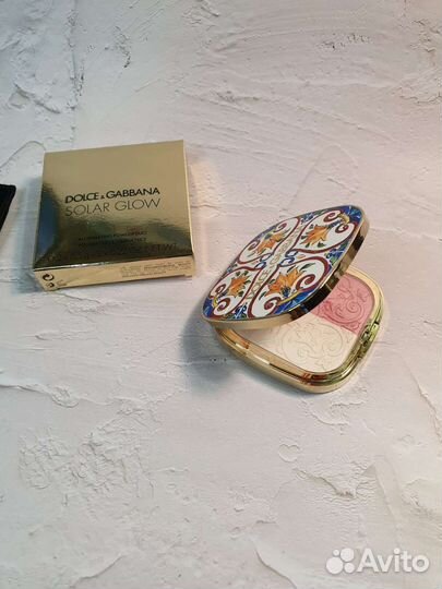 Румяна хайлайтер Dolce Gabbana