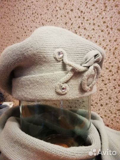 Берет с шарфом