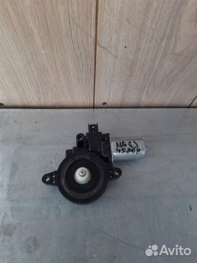 Мотор стеклоподъемника передний левый от Mazda Ma