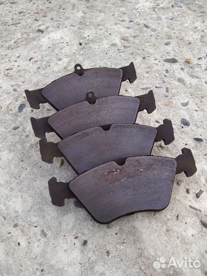 Комплект тормозов передние диски+суппорта+колодки