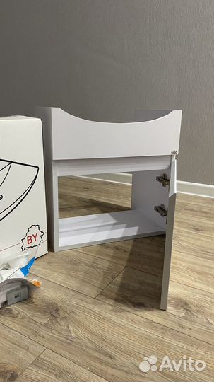 Подвесная тумба и умывальник в ванну