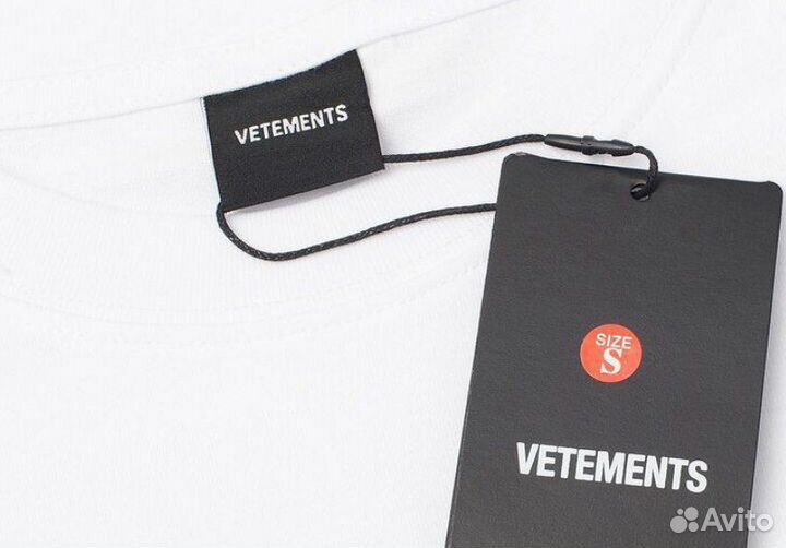 Футболка vetements