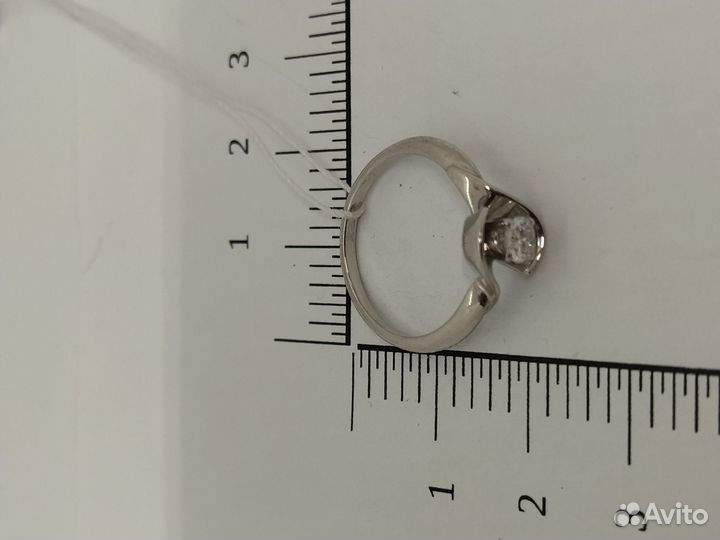 Золотое кольцо с камнем 17р