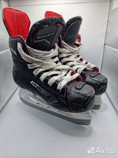 Хоккейные коньки bauer Y11