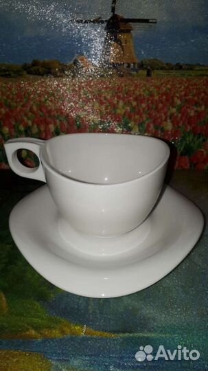 Чашка с блюдцем и пирожковницей набор