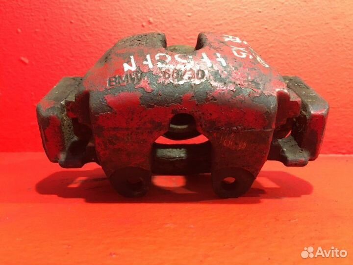 Суппорт передний правый Bmw X5 E53 M57D30 2003