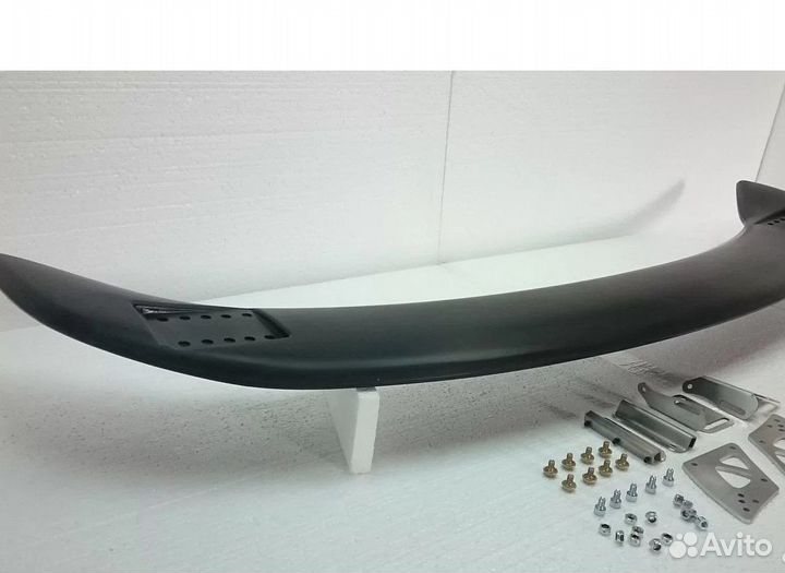 Спойлер универсальный на седан без сверления