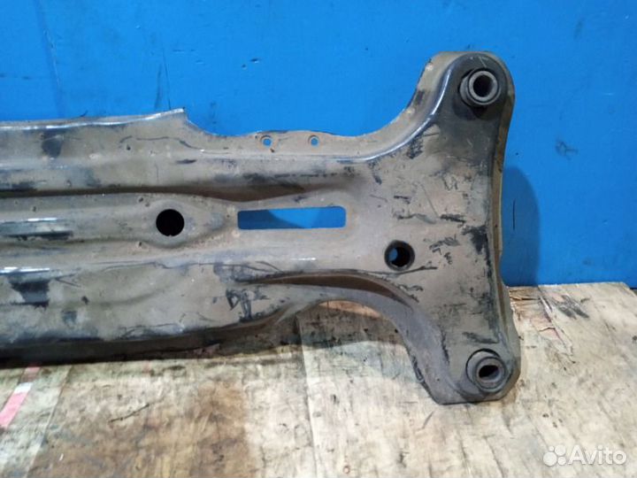 Подрамник задний Toyota Camry V30 2000-2005