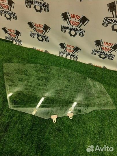 Стекло боковое переднее правое Nissan Almera