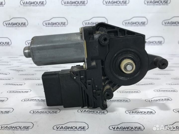 Мотор стеклоподъемника задний левый Volkswagen