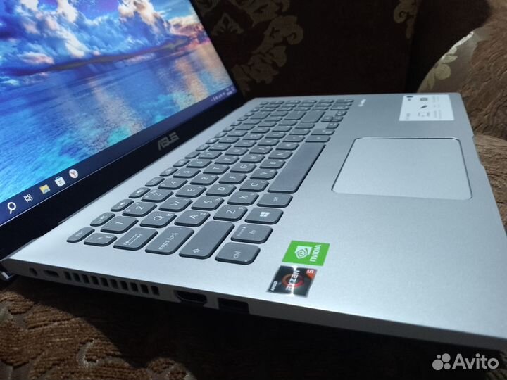 Мощный ноутбук asus D509DJ 2021 года выпуска