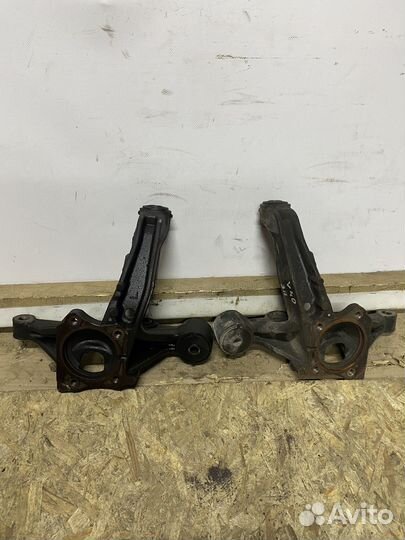 Toyota Camry V40 кулак (цапфа ) задний