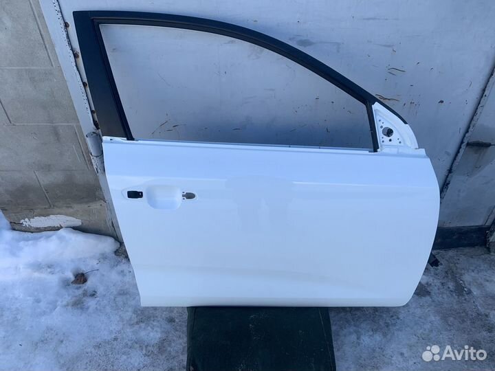 Дверь передняя правая Kia Rio 4 Оригинальная