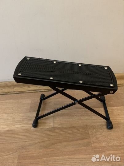 Подставка под ногу гитариста