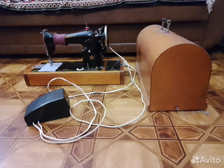 Швейная машина с электроприводом