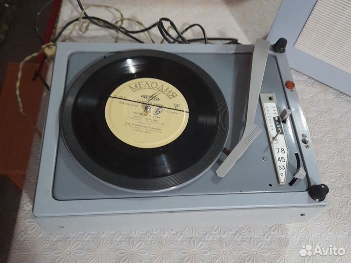 Проигрыватель винила СССР