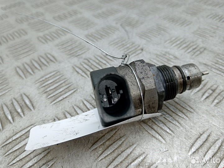 Регулятор давления топлива для Volkswagen Passat 6