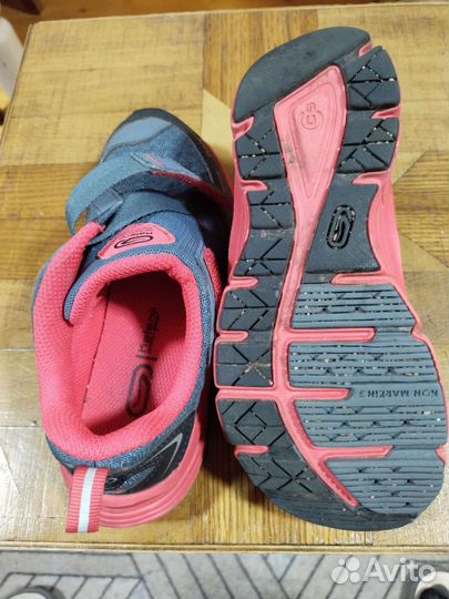 Кроссовки для девочки