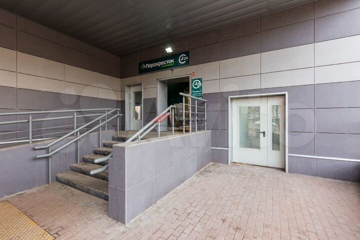 Продам торговое помещение, 395 м²