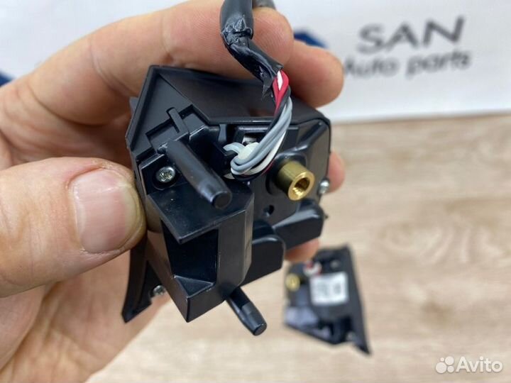 Кнопки на руль Bmw 5 F10 N63B44 2011