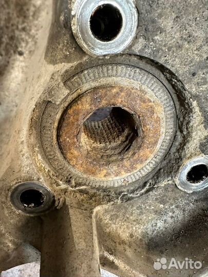 Кулак задний левый Opel Insignia седан 2.0 A20NFT