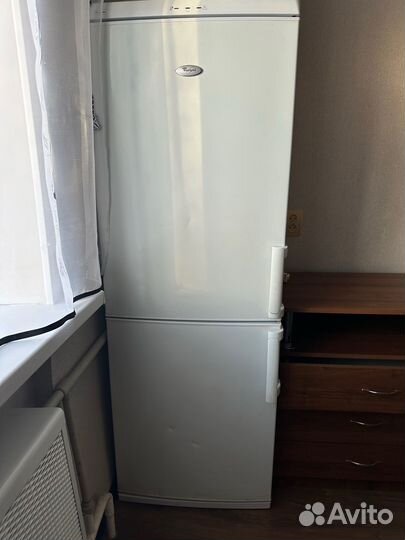 Холодильник whirlpool
