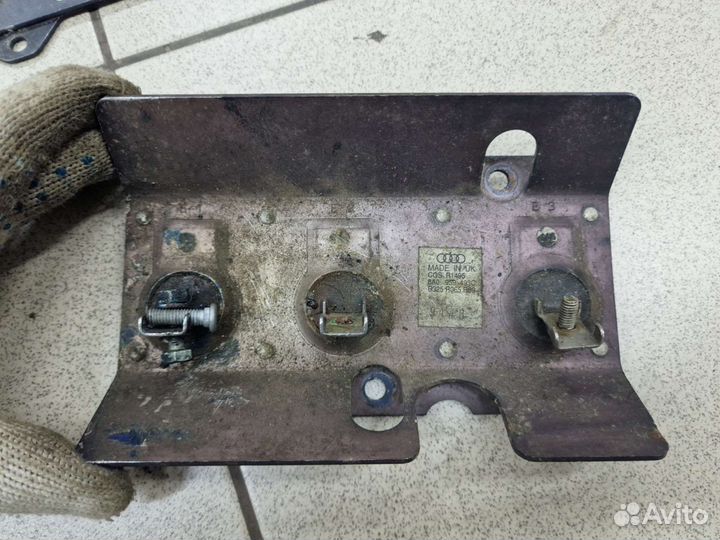 Резистор вентилятора радиатора Ауди 80 Б4, 100/А6